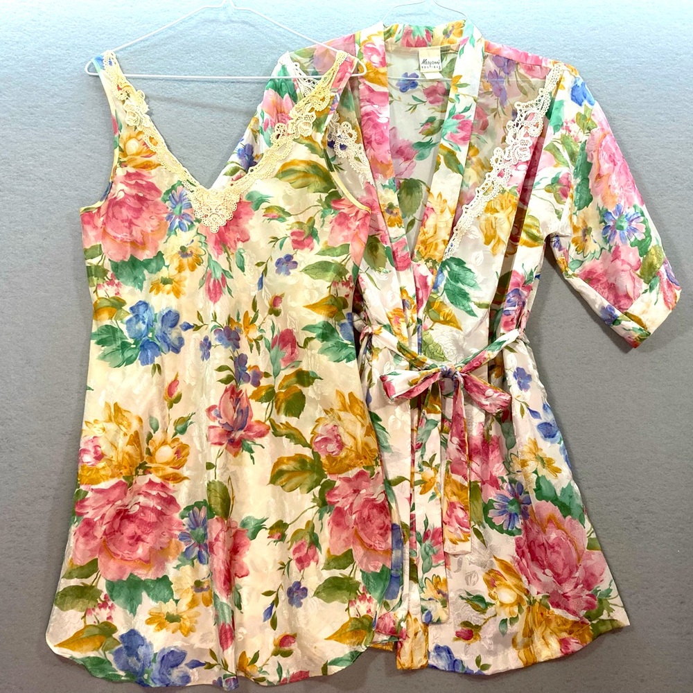 VTG Maryann's Boutique Robe & Gown Womens Med Short Satin Rose Floral Cream Lace